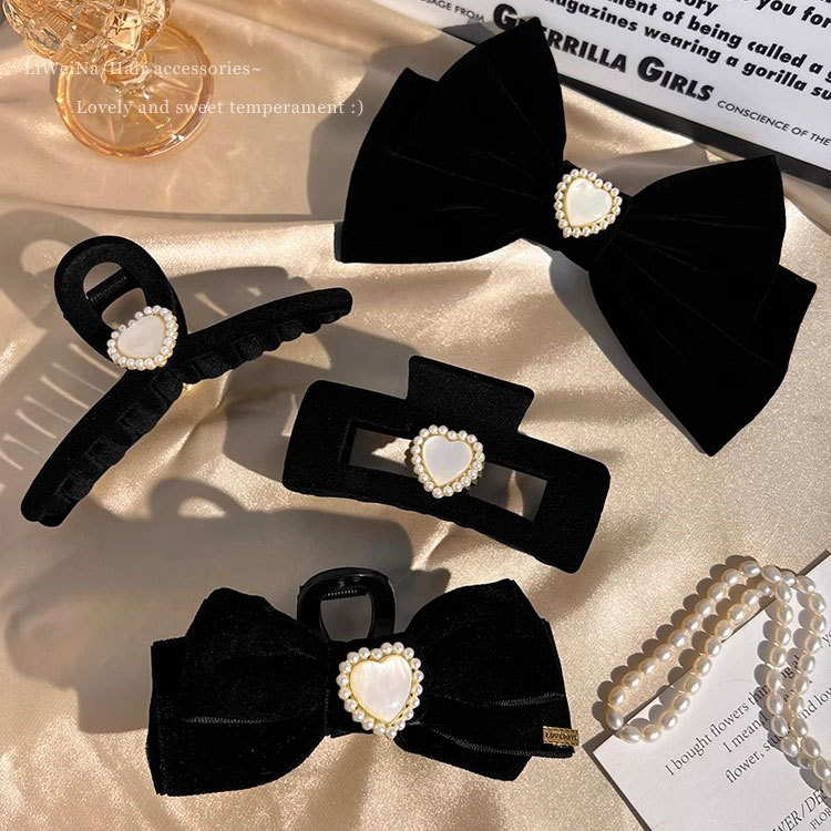 Pearl heart bow hair clip Spring and summer velvet scratch-off women's high-end retro French chanel-style top clip hair accessory full figure