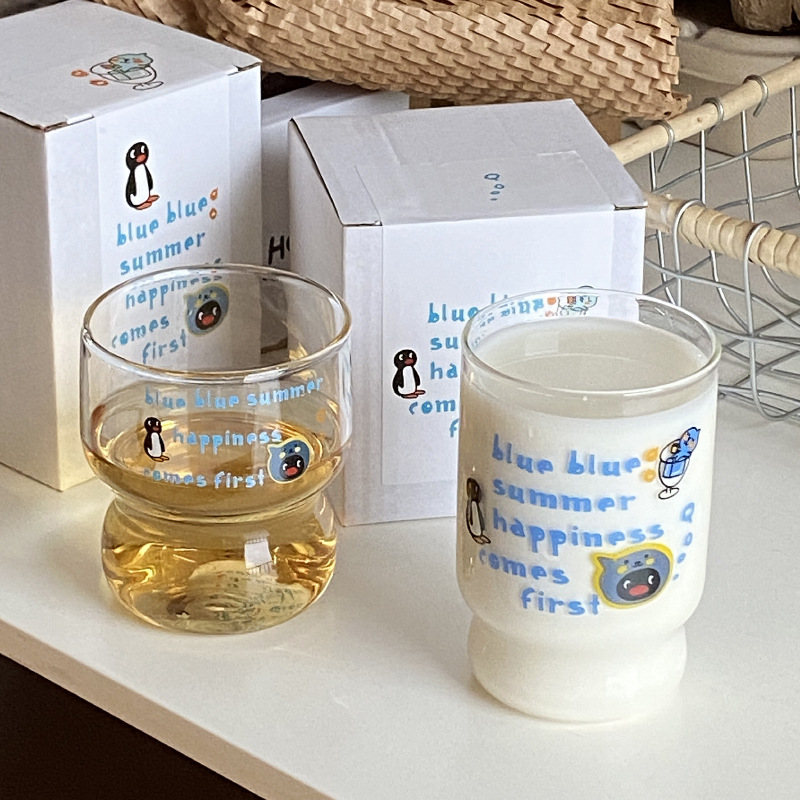 Retro blue queer glass cup, cartoon and simple high borosilicate water cup, high-temperature resistant coffee cup, milk breakfast cup Application Scenario