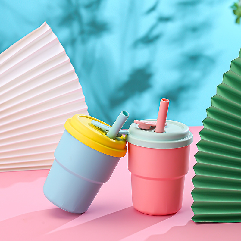 Household drinking water, soup, milk cups, colorful anti-drop baby water cups, children's silicone straw cups, baby learning to drink cups Application Scenario