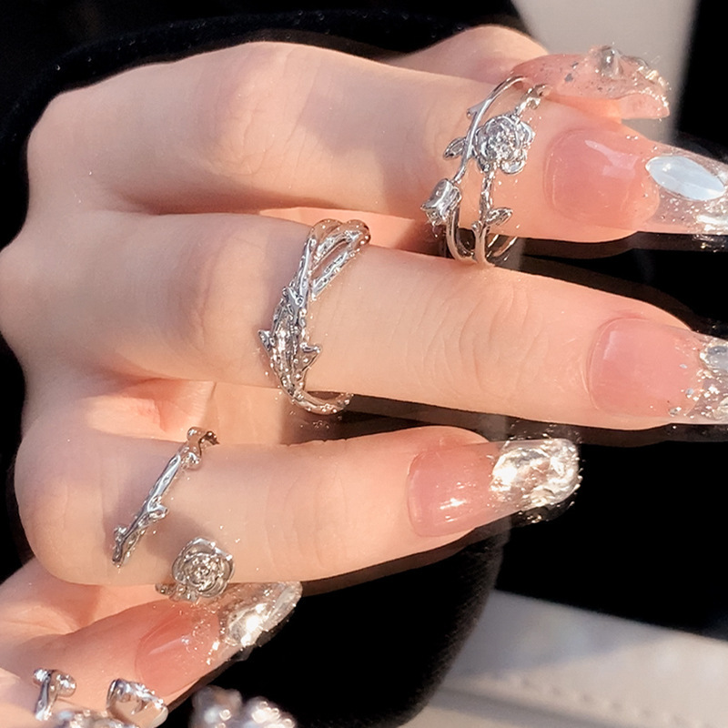 2023 Rose Thorny Open Adjustable Plain Ring Women's Instagram-style niche design Couple's food ring full figure