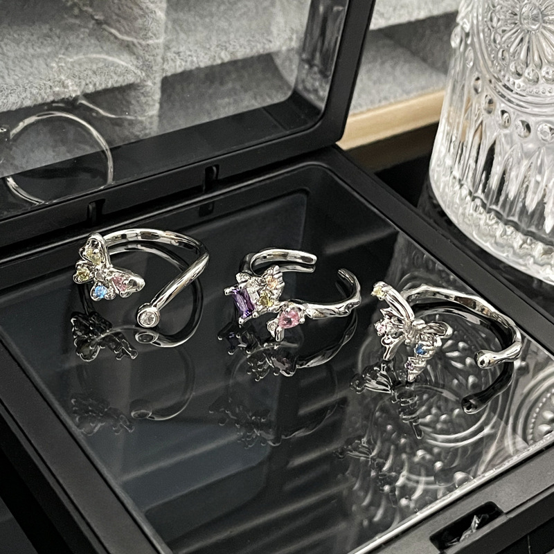 Irregular butterfly opening ring, high-end design for women, index finger ring, niche and cold style, new 2024 ring Application Scenario