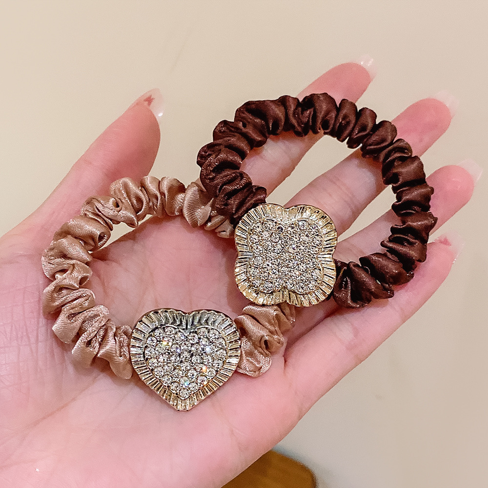 The Korean-style high appearance level small intestine hair band, lady's hair tie, high-end feel, rhinestone hair tie, hair band, and hair tie are exquisite Application Scenario