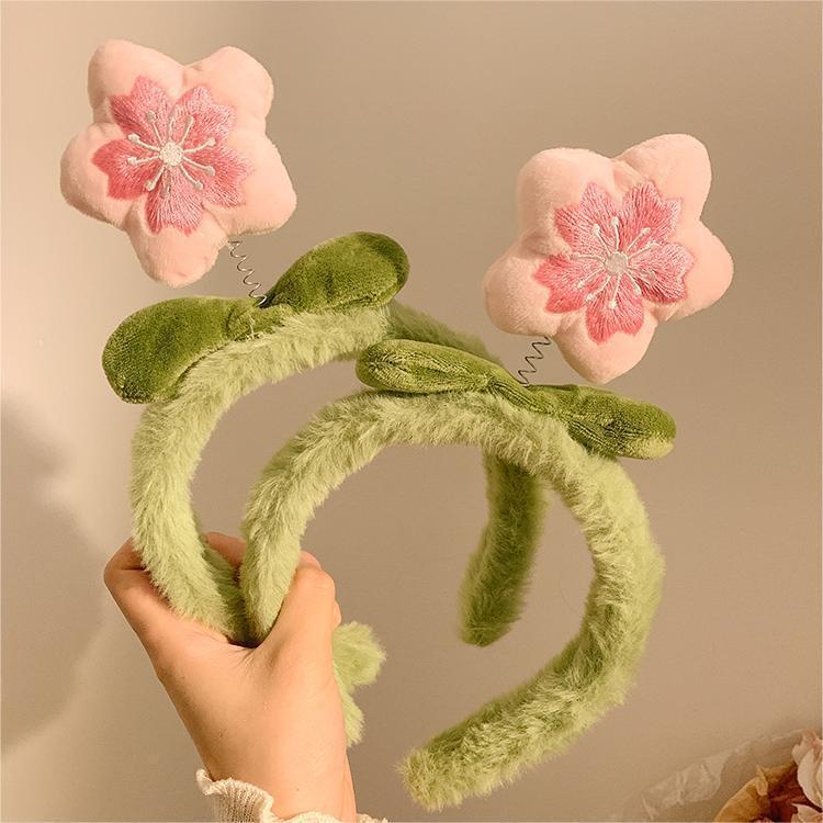 Korean Kawaii cute girl headband spring and summer plush cartoon headband Sweet girl hair-pressing and face-washing headband Specification drawing