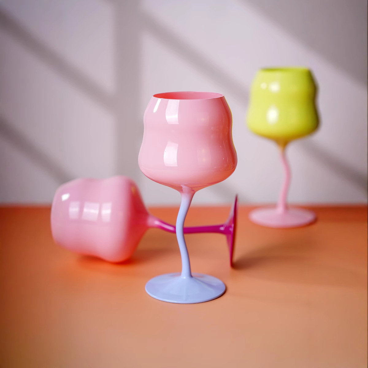 Candy-themed twisty cups, girlish cream cloud wine glasses, dopamine glass glasses, macaron wine glasses, highball glasses Specification drawing