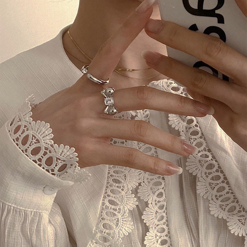 Simple and fashionable bow zircon ring, women's personality, ins style, cold style, open high-end design, index finger ring Application Scenario