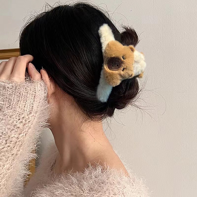 Capibara plush toy grab for women, large spring and summer cartoon cute capybara hair clip, furry shark hair clip accessory Application Scenario