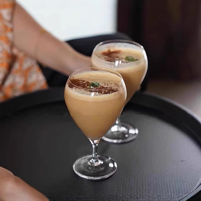 Manufacturer's batch of popular Instagram retro highball cups, teardrop glass dessert cups, coffee shop ice cream cups, and Japanese red wine glasses Application Scenario