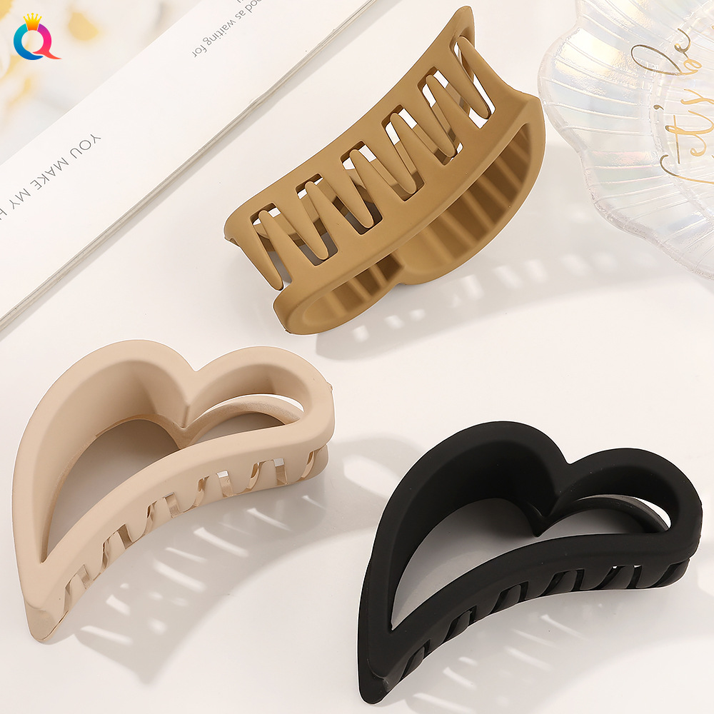 Qiyue Cross-border Love Hair Clip, Hollowed-out frosted Large Shark Clip, elegant back of the head, updo and grab clip headwear wholesale Application Scenario