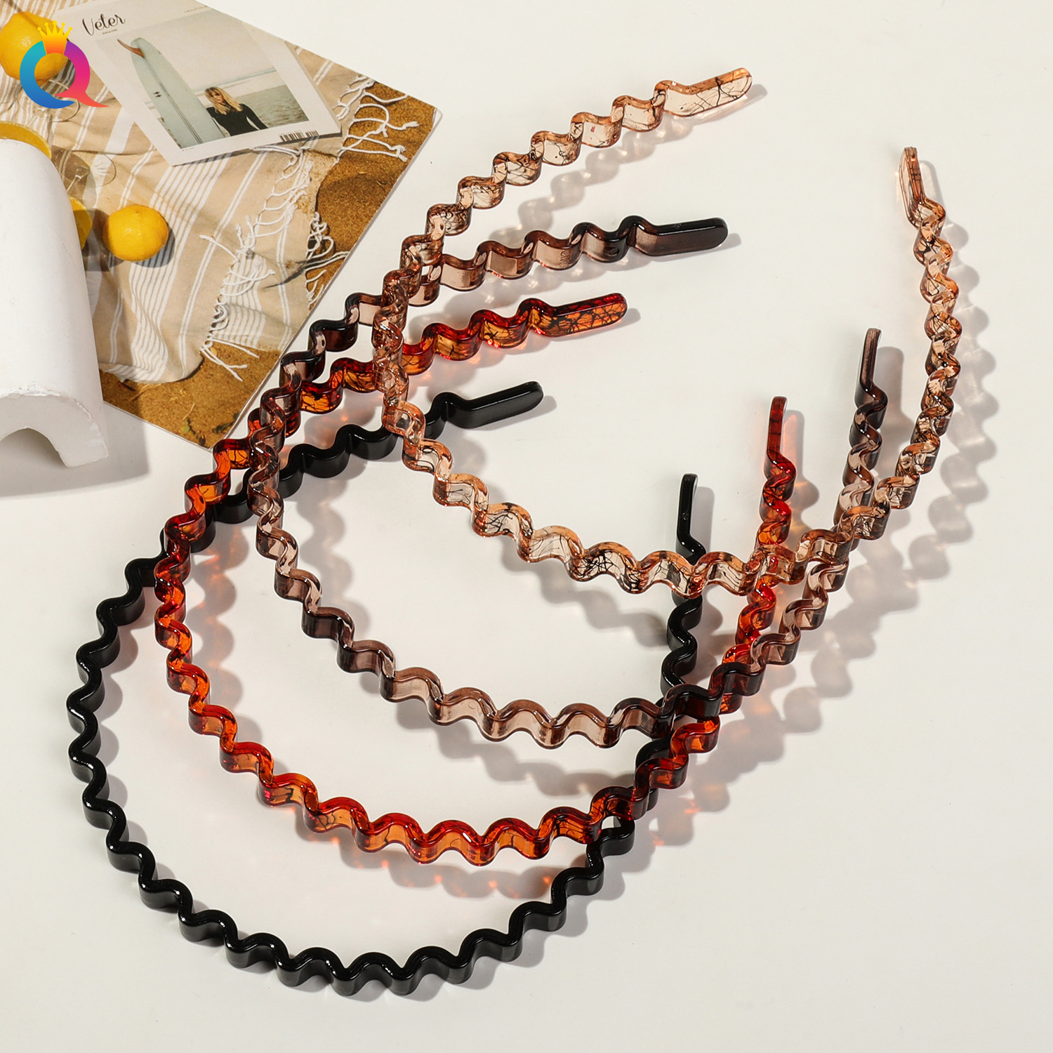 Qiyue anti-slip high-toothed headband for the top of the head, a simple and versatile hairband for pressing bangs and breaking hair Application Scenario