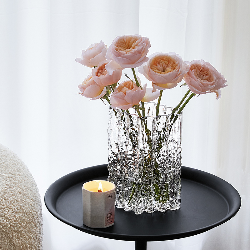 Ins-style living room flower arrangement, light luxury, transparent water-grown glass ornaments, high-end feel, glacier vase style, light luxury details Picture