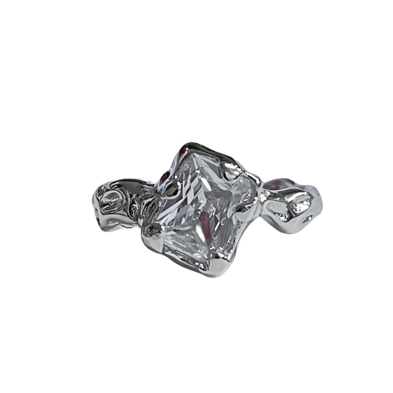 A niche design sense, light luxury, slightly inlaid chain, fashionable and individual open ring, a women's Instagram, cold style, quality food ring Item Picture