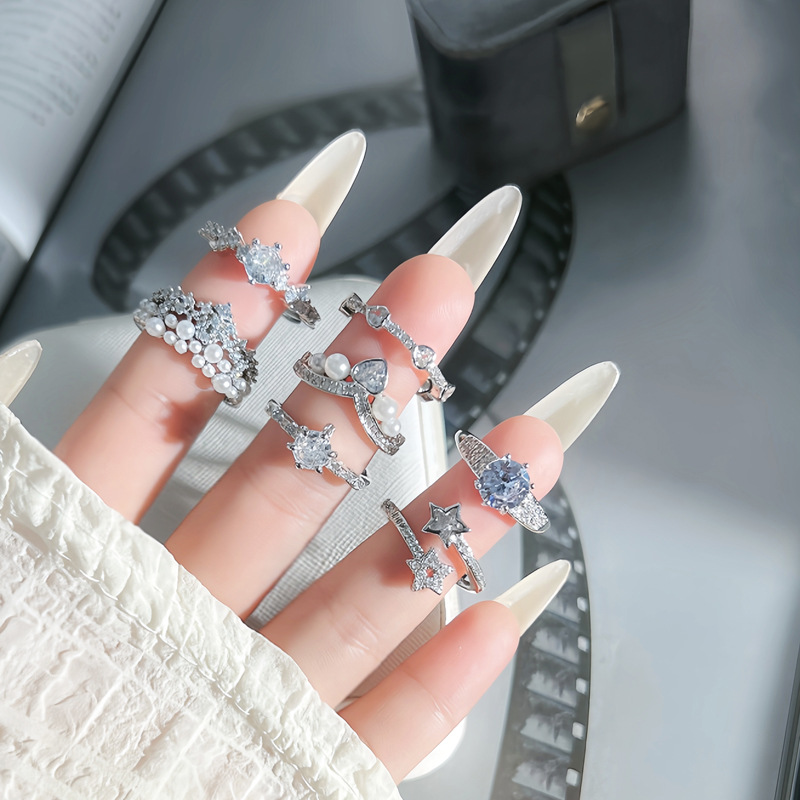 Light luxury retro chanel-style pearl inlaid open ring for women, full diamond star crown, geometric high-end index finger ring full figure