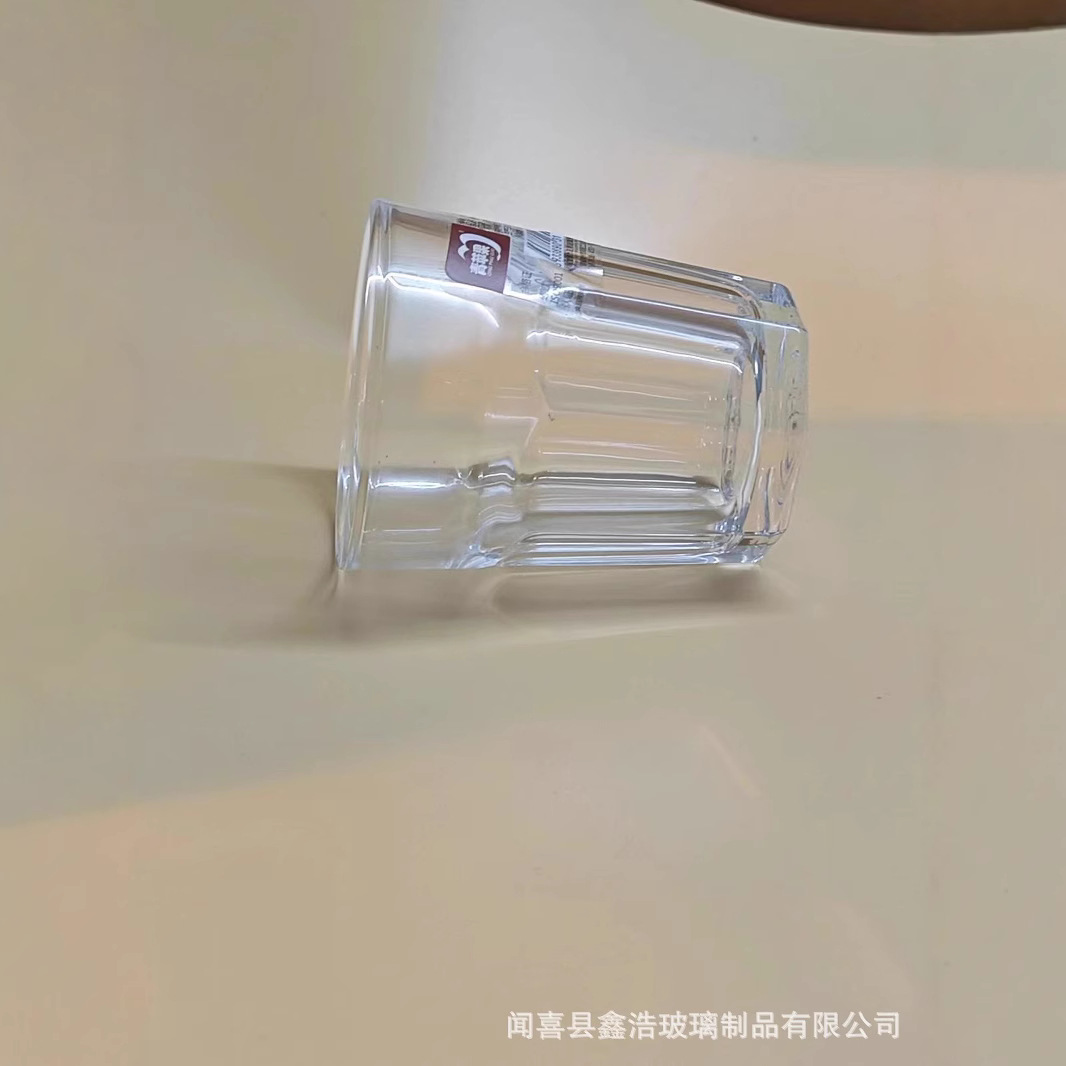 Small octagonal glass cups, white spirit cups, one or two small wine cups, restaurant commercial spirits cups, one-sip cups, wholesale household details Picture