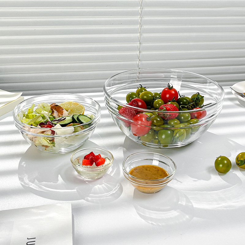 Thickened glass bowls, transparent salad bowls, essential oil bowls for beauty salons, noodle film bowls, special bowls for bowl cakes used at stalls Application Scenario