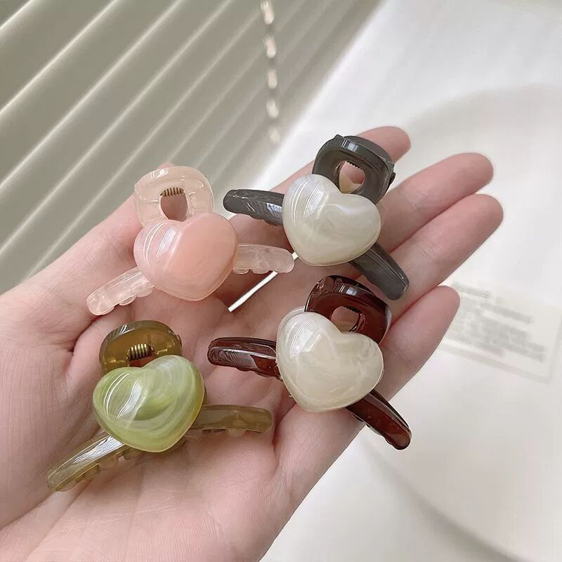 Korean acrylic heart-shaped grabbers, small cute candy-colored hair clips, mini side clips, hair clips, small clips, hair accessories full figure