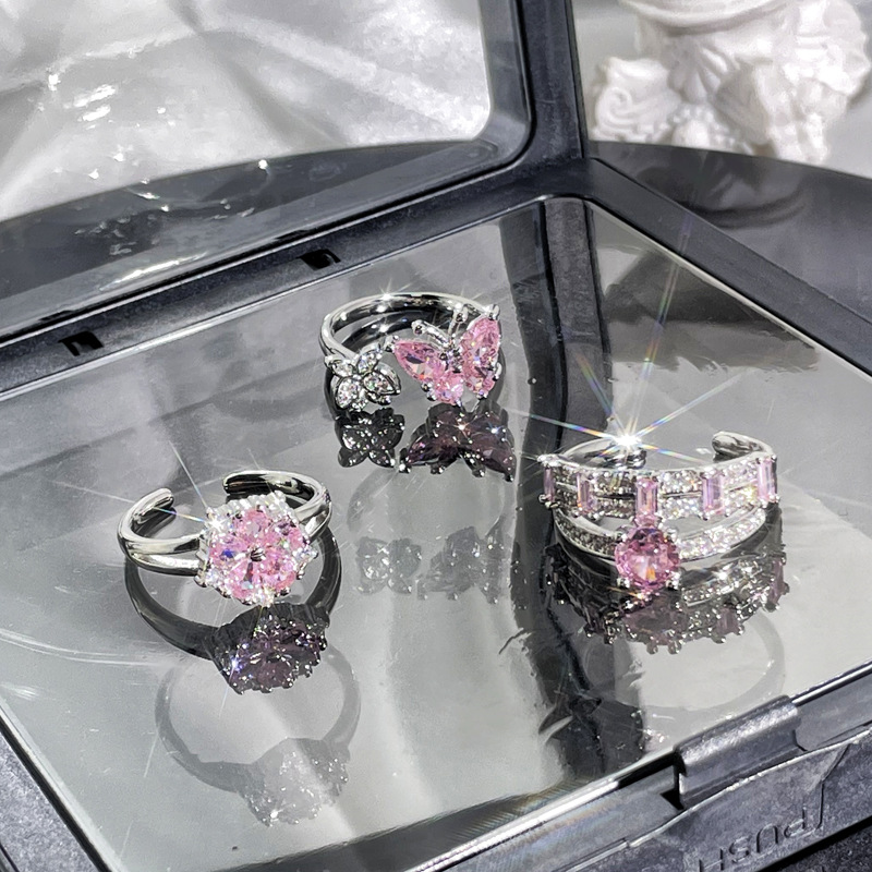 A high-end, light luxury pink diamond butterfly flower open-mouth ring for women, an Instagram cold style, a niche, layered and exquisite ring details Picture