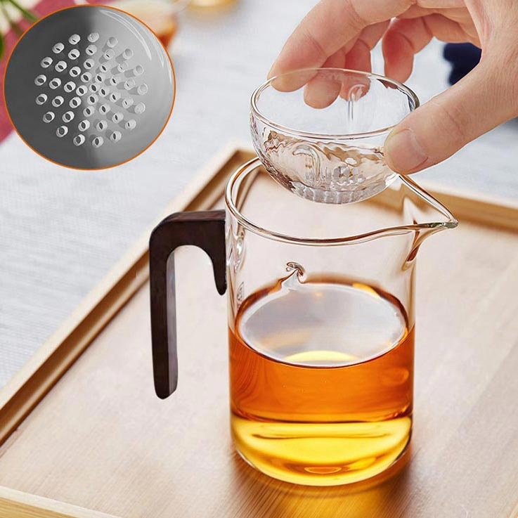 New high borosilicate glass Gongfu wooden handle tea dispenser, small green tangerine tea brewing transparent glass tea sea fair cup Application Scenario