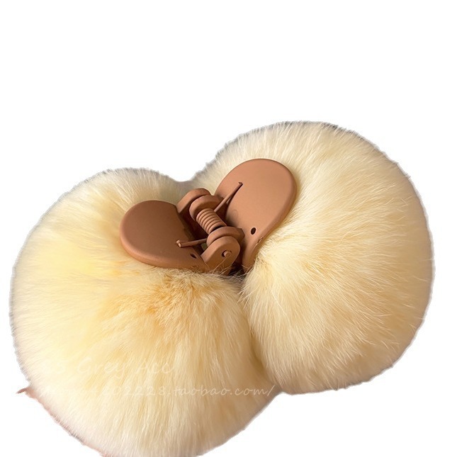 Cute furry hairpin, spring and summer style, high-end, medium-sized, semi-tied, small volume, furry shark clip hair accessory Item Picture
