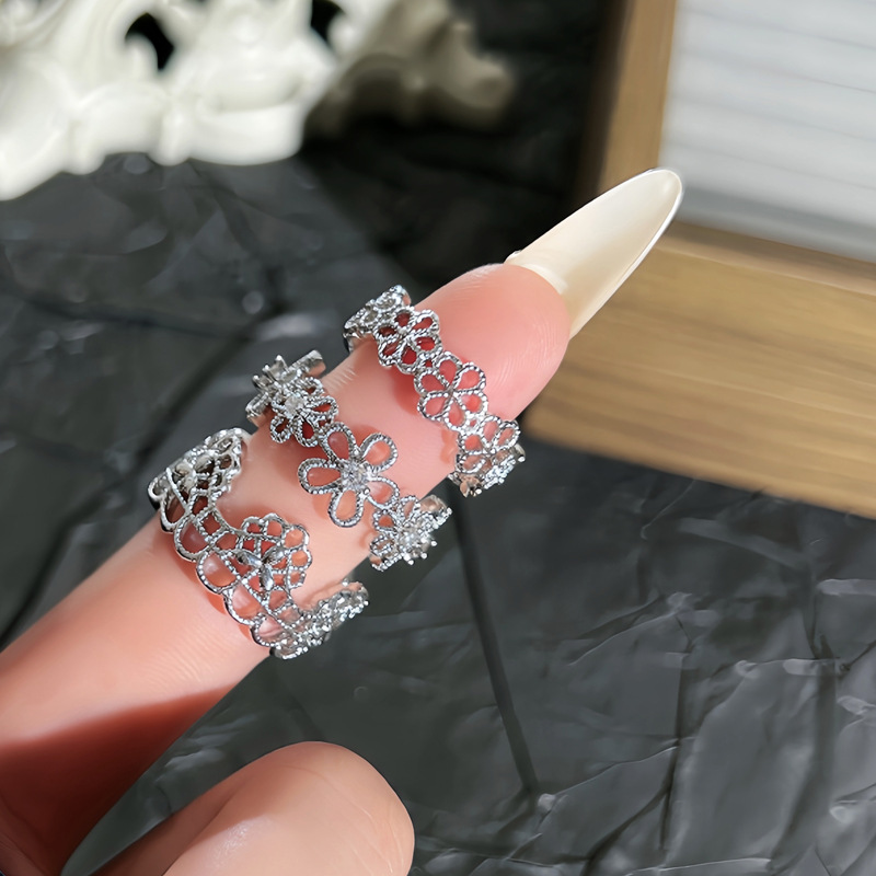 Minimalist plain lace flower hollowed-out fashionable open ring, feminine, light luxury, high-end feel, personalized and versatile ring full figure