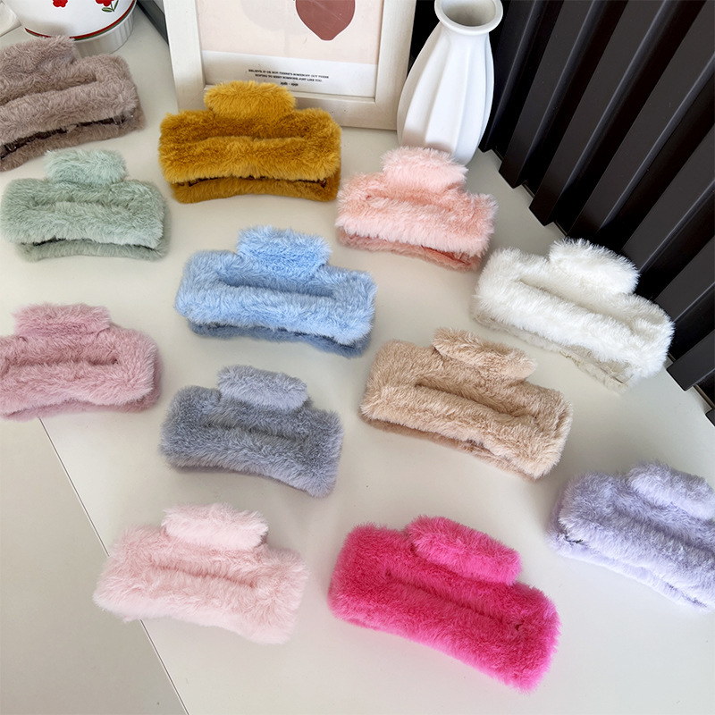 Large square plush hair clips, autumn and winter hair clips, back of the head, updo hair clips, hair accessories, headwear, shark clips details Picture