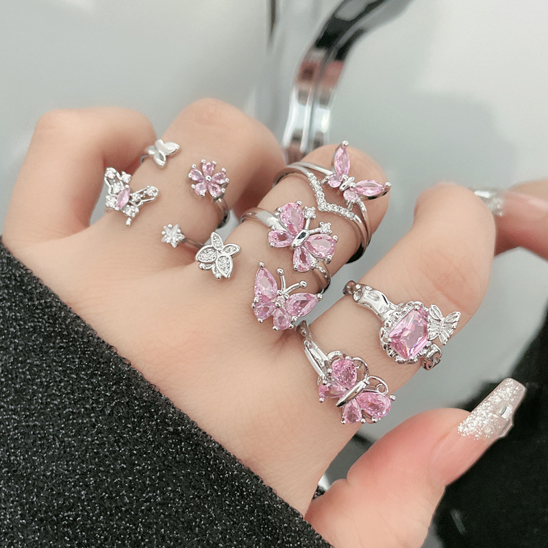 Sweet and cool, simple pink diamond butterfly opening ring, a niche design for women, exquisite and fashionable, individualistic ring for hot girls full figure