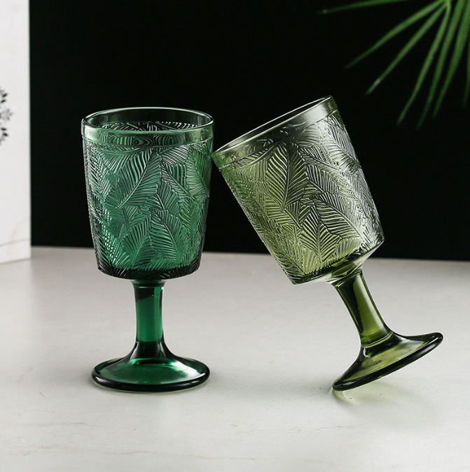 French retro embossed texture leaf tall glass, red wine glass, home fresh champagne glass, wine glass, foreign wine glass Specification drawing