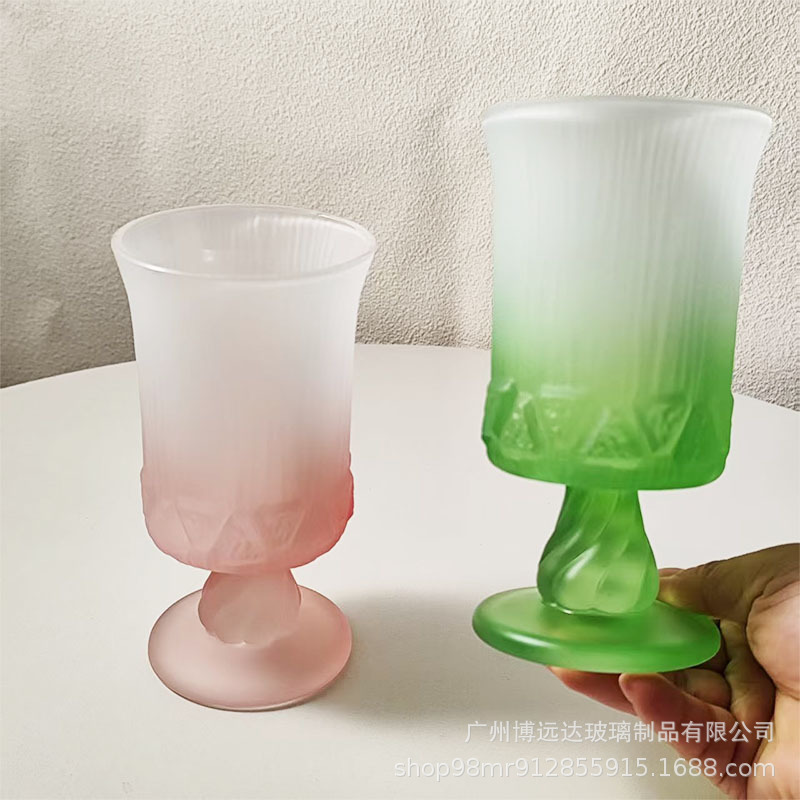 French court-style tall glass, gradient frosted red wine glass, juice glass, beverage glass, whisky fruit glass full figure