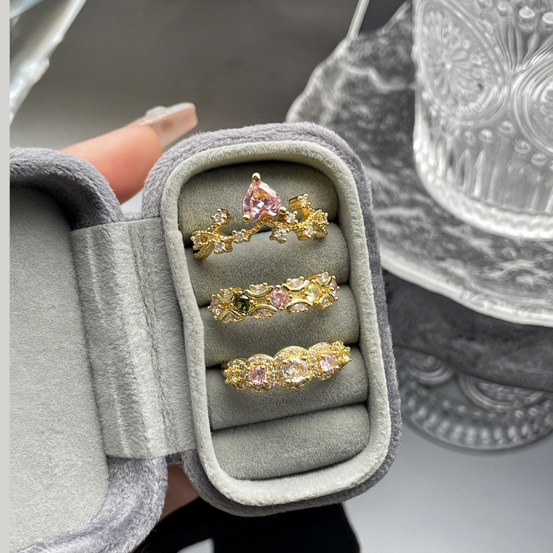 New court-style pink diamond micro-set retro open ring for women, full diamond, light luxury, high-end, sweet and cool exquisite index finger ring Application Scenario