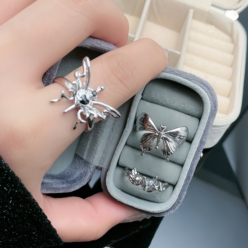A cold and elegant plain ring with a brushed irregular butterfly opening, a simple and niche ring for women, exuding a sense of light luxury and sophistication full figure