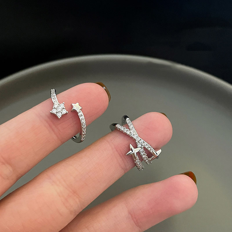 A micro-inlaid zircon star-opening ring for women's Instagram, with a cold and niche design, exudes a sense of light luxury and high-end individuality full figure