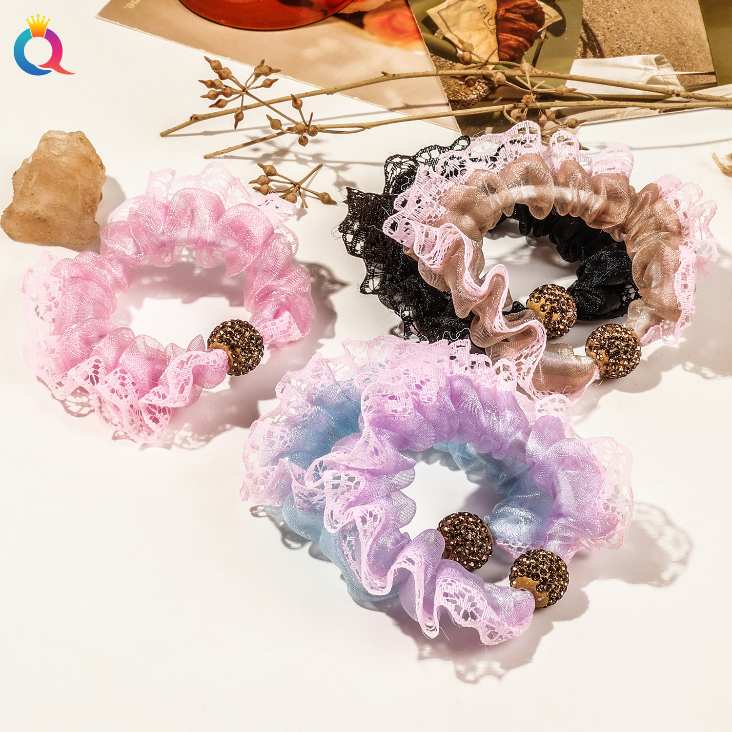 Wholesale of Qiyue's new lace mesh colored hair tie for women, simple and non-damaging hair tie, rhinocereal large intestine hair band headwear Application Scenario