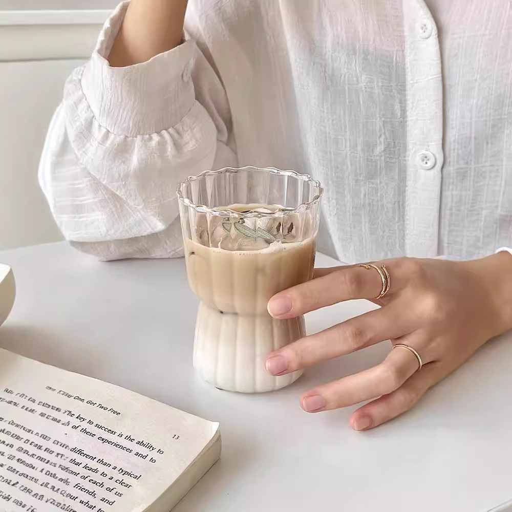 High borosilicate glass cups, iced American coffee cups, vertical striped waist single-layer cups, household milk cups, juice drink cups Application Scenario