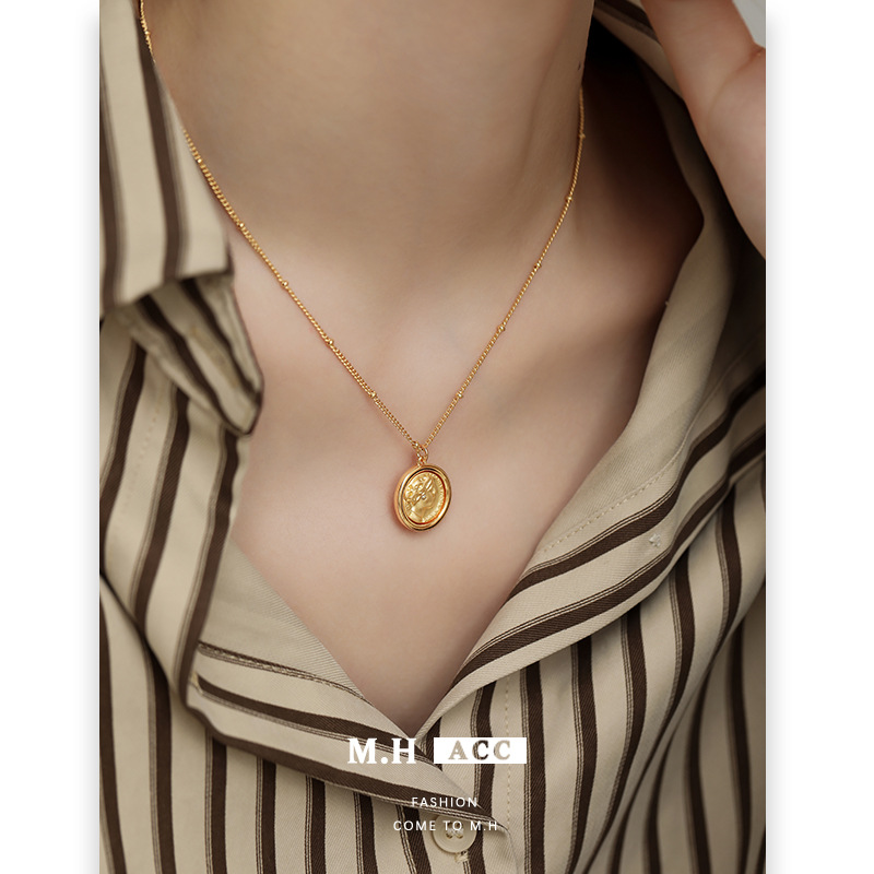 Wholesale French simple coin head necklace, retro ins design sense collarbone chain, new fashionable and exquisite necklace details Picture