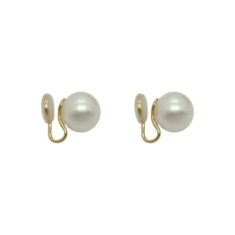 Elegant and refined, perfectly round, powerful pearl earrings from the Shi family, a female Instagram niche socialite, a grand mosquito-repellent incense plate, no ear piercings Application Scenario