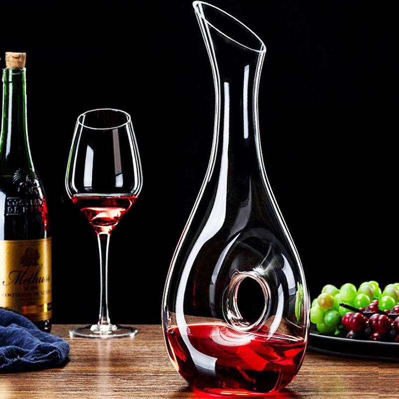 Wholesale of household glass snail decanters, high-appearance-level red wine dispensers, and household light luxury high-end wine dispensers full figure