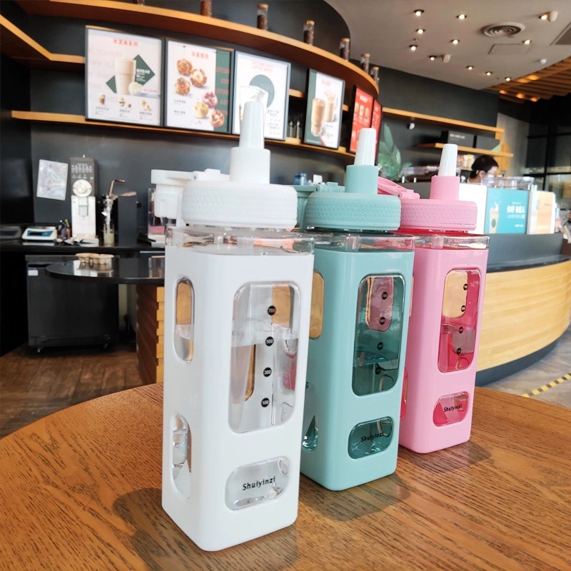 Wholesale square straw plastic sports water bottles, cross-border e-commerce, high appearance level square cup double-layer convenient handle water bottles details Picture