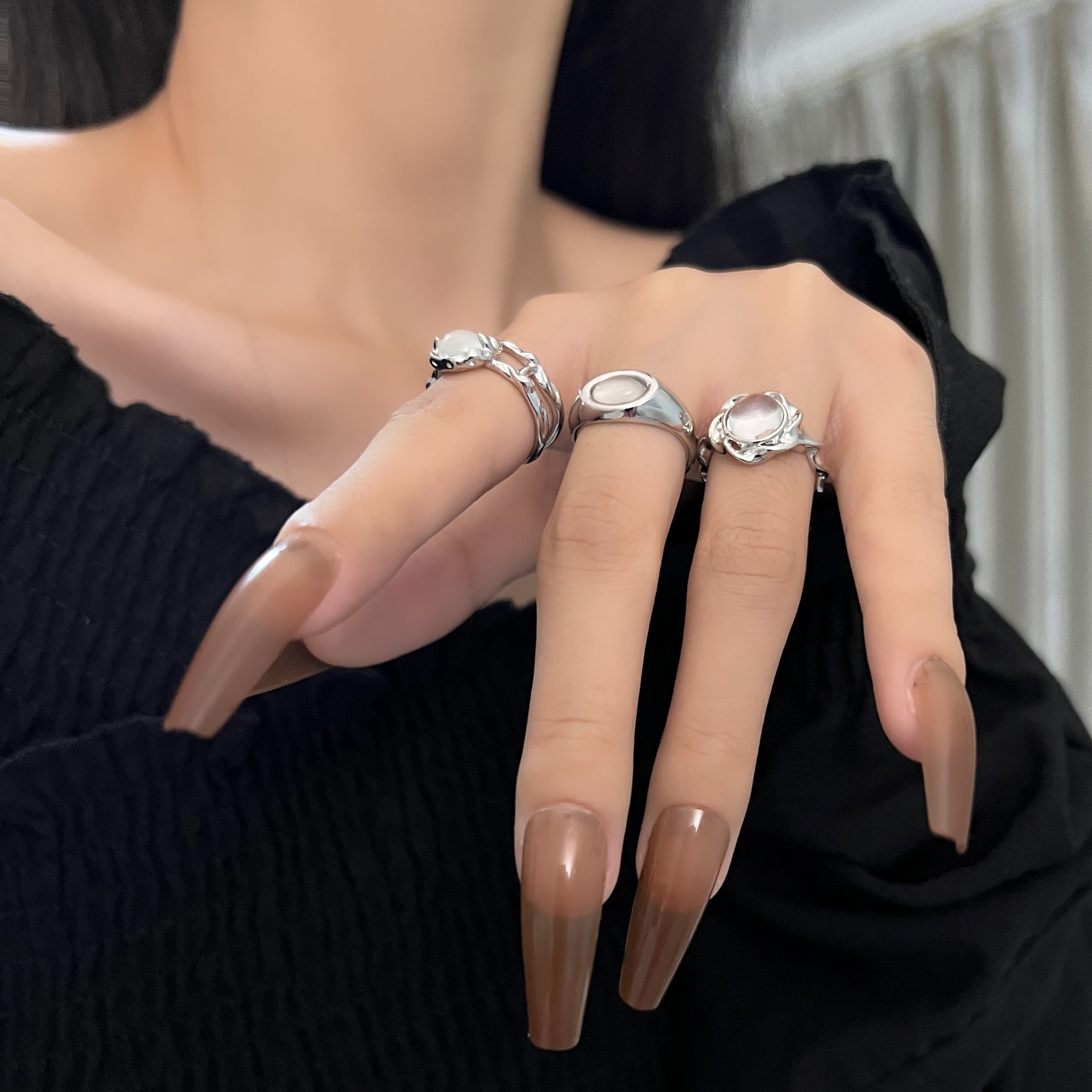 The 2022 niche design sense fashion opal open ring for women with a cold and unique style, a distinctive and elegant ring trend details Picture