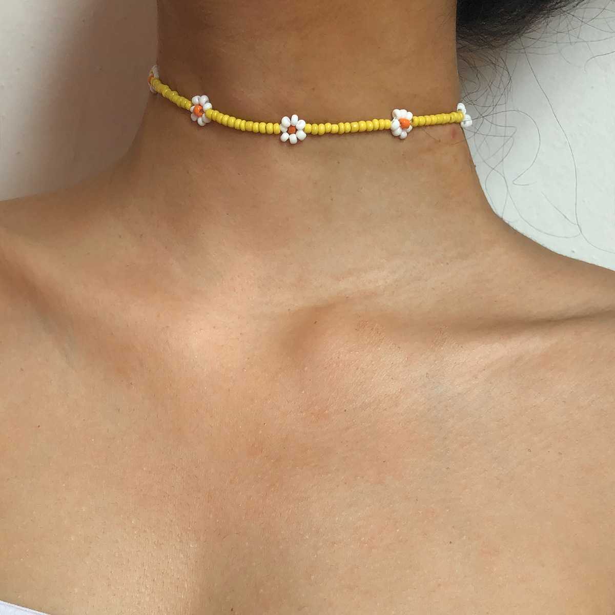 European and American cross-border jewelry, personalized colorful beaded ethnic necklaces, creative rice bead woven Daisy necklaces for women details Picture