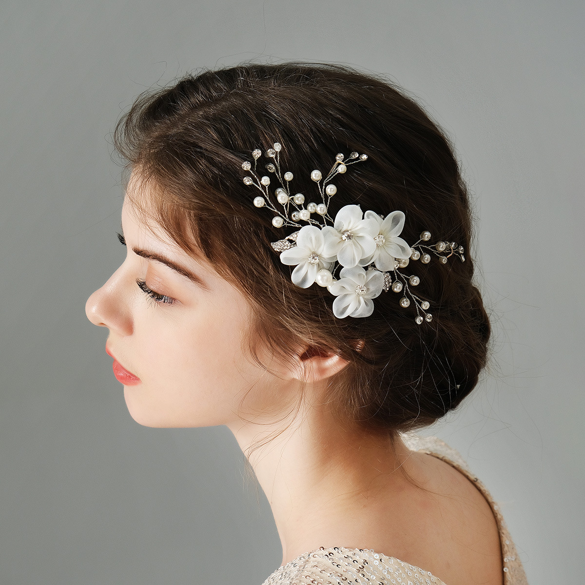 New European and American pearl water diamond updo hair comb, wedding photography and wedding accessories, versatile fabric flower bridal comb full figure
