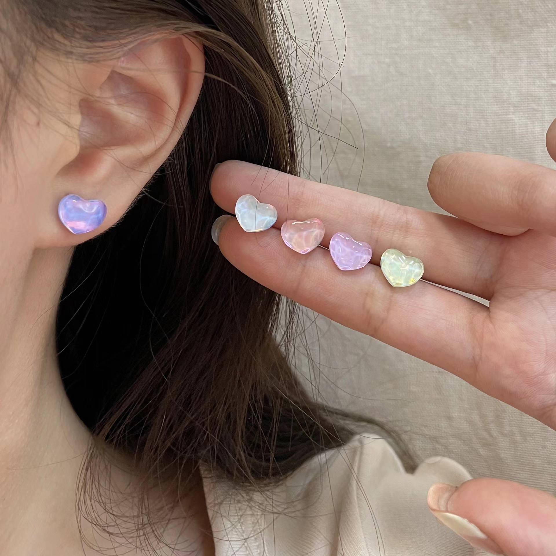 Star and Moon by your side ~ A fresh, mini and shiny set of stud earrings for girls, sweet and cute, versatile forest-style clear and transparent earrings Specification drawing