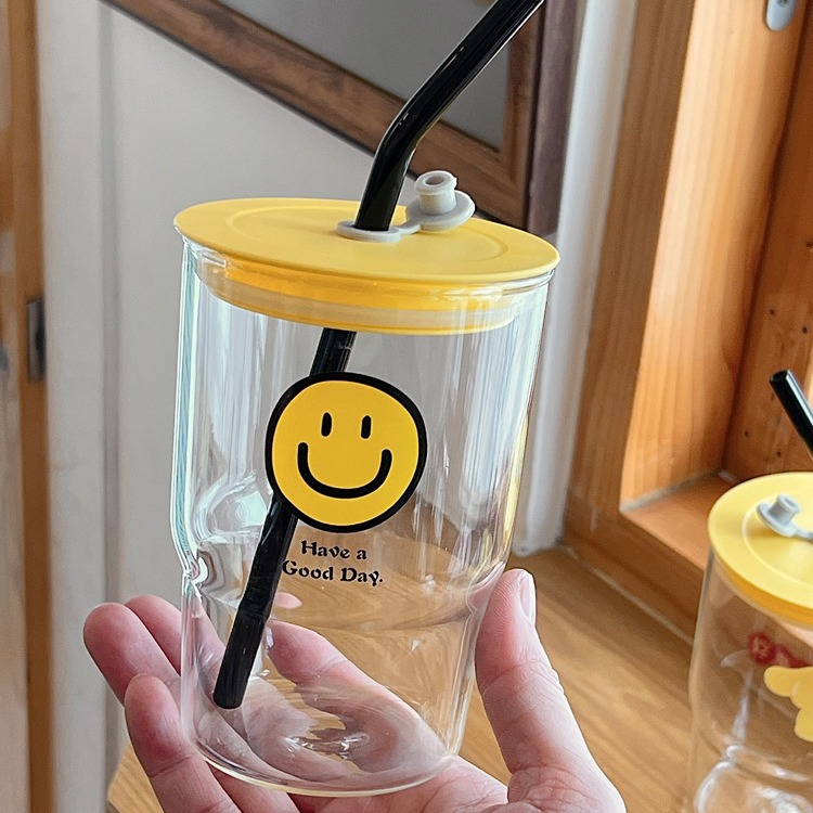 Bolimei Korean InS-style smiling glass straw cup, girlish water cup, student drinking cup, glass cup Application Scenario