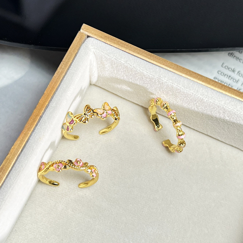 A new enamel butterfly ring with a court style for women, featuring a light luxury and niche design. The light luxury flower is simple, fashionable and exquisite details Picture