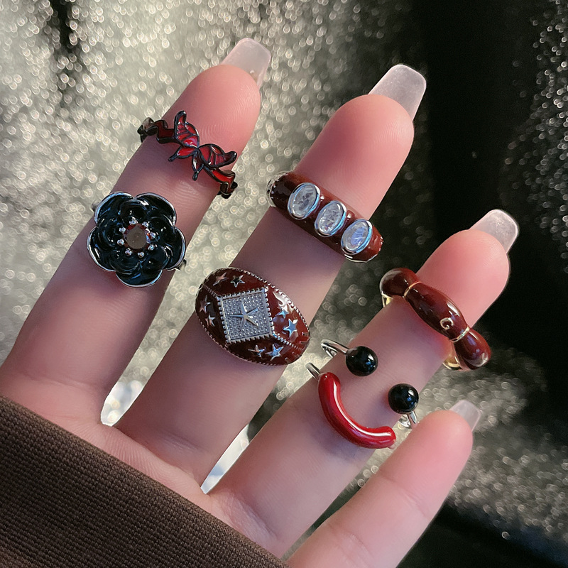 Dark fashion red drip glaze irregular flower smiling girl on Instagram cold style hot girl sweet cool open ring ring full figure