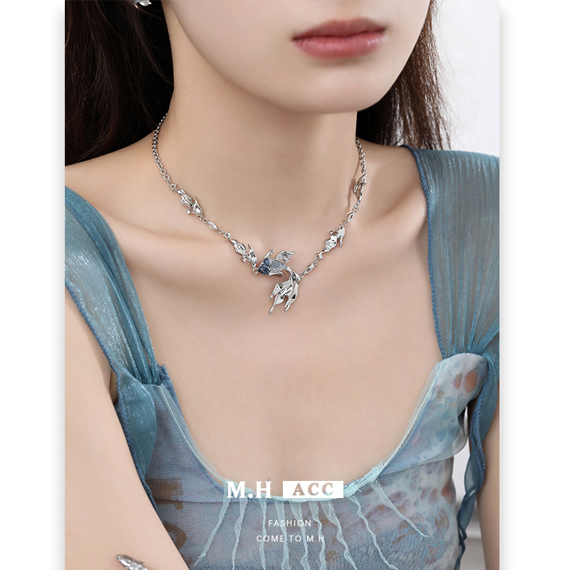 The fashionable gradient blue goldfish necklace for women exudes a sense of light luxury and sophistication in 2024. The cold style collarbone chain is exquisite and trendy full figure
