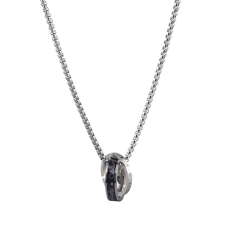 Titanium steel double-ring fashionable interlocking necklace, trendy hip-hop simple collarbone chain, niche design, warm ring pendant Item Picture