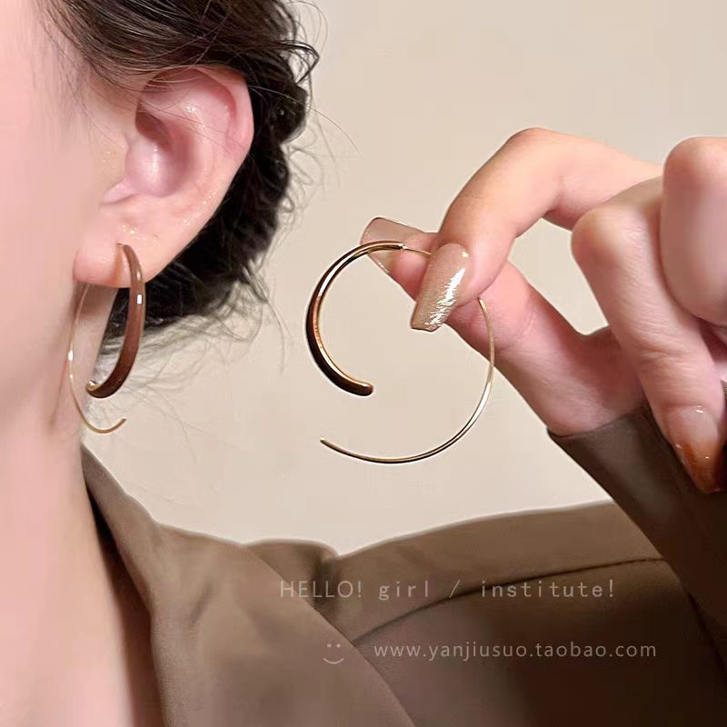 Autumn and winter high-end circular earrings, women's niche design, wine red stud earrings, retro drip glaze exaggerated ear rings Specification drawing