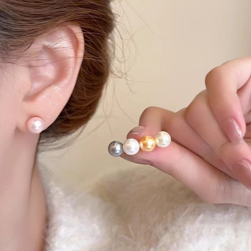 Pack you up for a whole week! Five-piece pearl stud earrings for women, with a touch of light luxury and high-end sophistication, are versatile earrings that exude the style of a sophisticated socialite details Picture