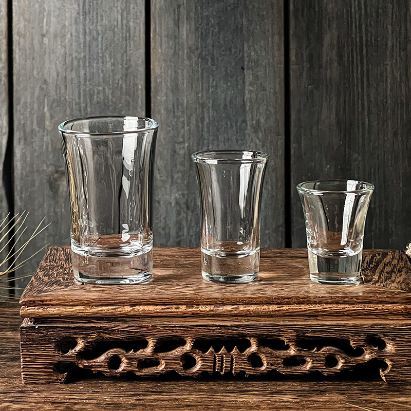 Guizhou glass Baijiu cup gift box, bullet cup, Qinglian cup, high-footed small wine glass, 15ml bullet cup wholesale full figure