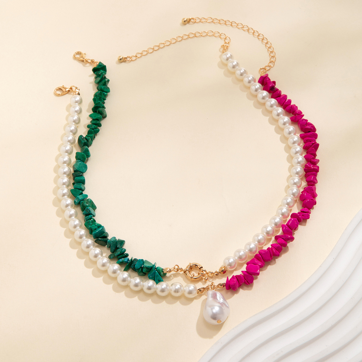 European and American cross-border jewelry, personalized retro turquoise pattern versatile necklace, French simple imitation pearl necklace details Picture
