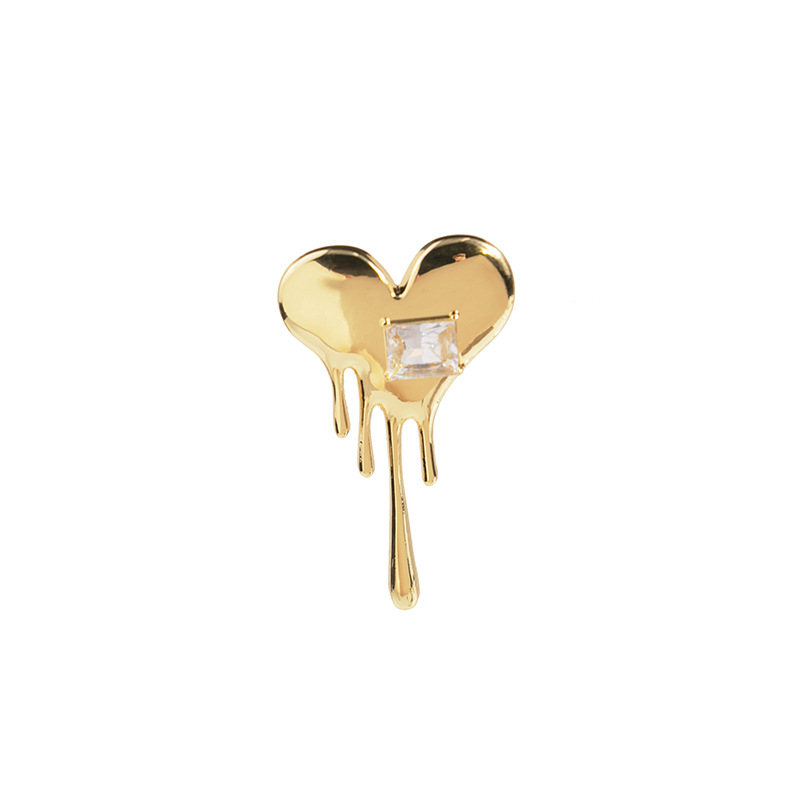 European and American retro metal style heart-shaped diamond-encrusted brooch, suit cardigan, overcoat, niche pin, simple and elegant accessory Item Picture